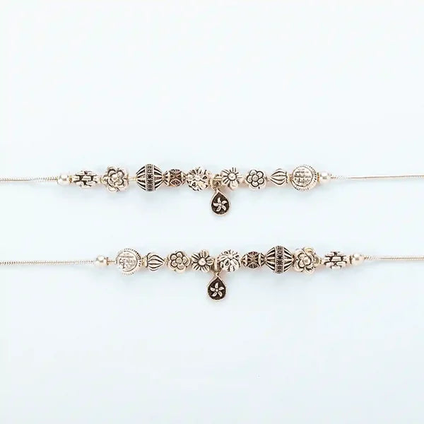 Delicate Floral Design Silver Payal