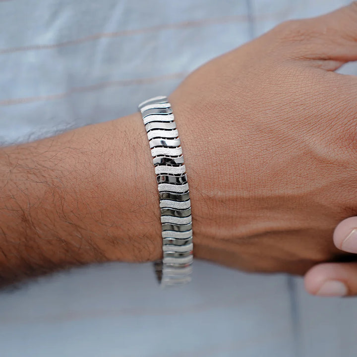 Modern Menâ€™s 92.5 Silver Link Bracelet