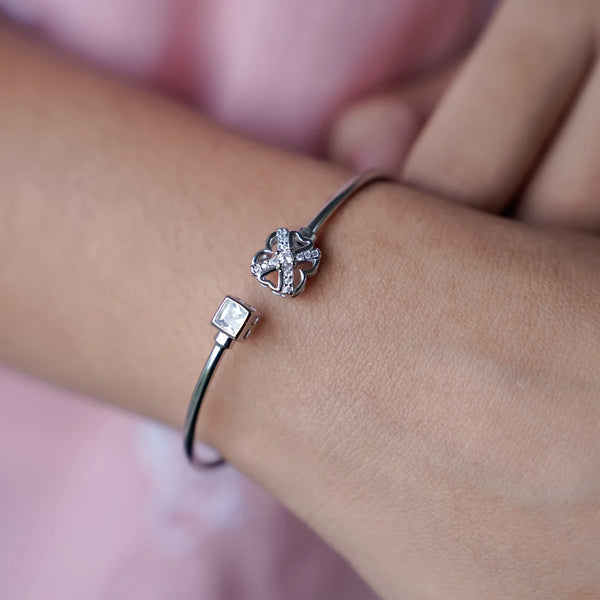 Cloverleaf Solitaire Cuff Bracelet