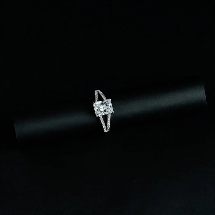 Grand Radiance Split Ring