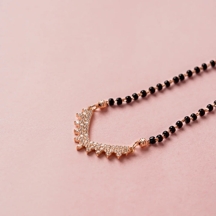 Glittering V-Arc Mangalsutra