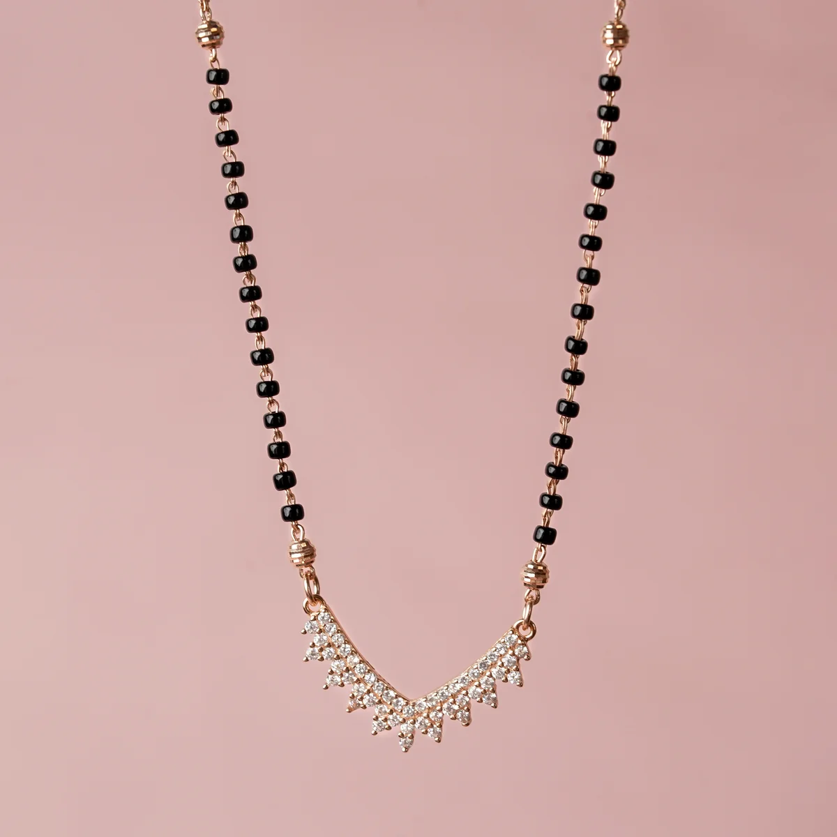 Glittering V-Arc Mangalsutra